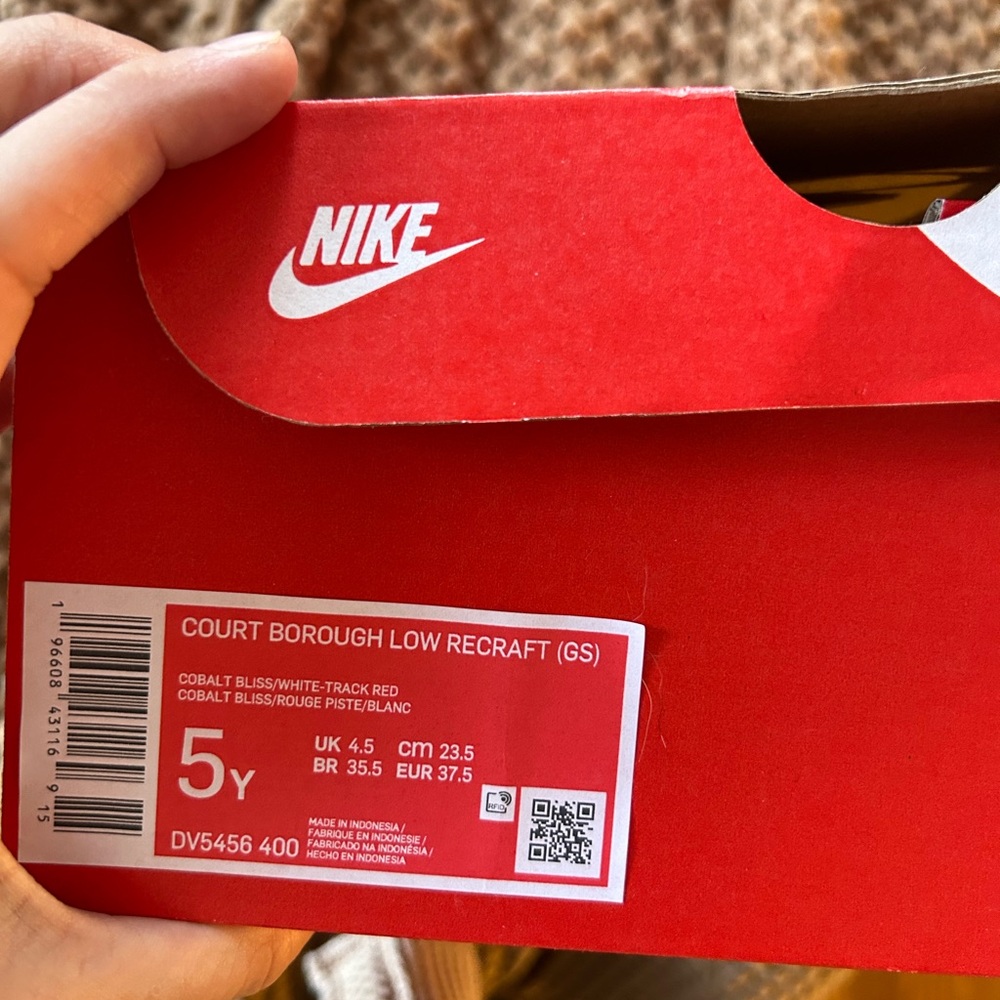 Brand new Nike’s. Never worn.